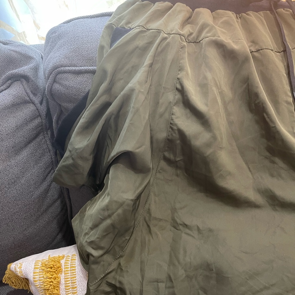 Army green light weight hiram pants